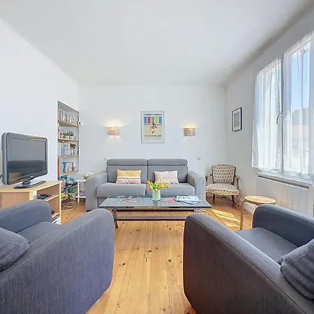 Claire Joie By Interhome *